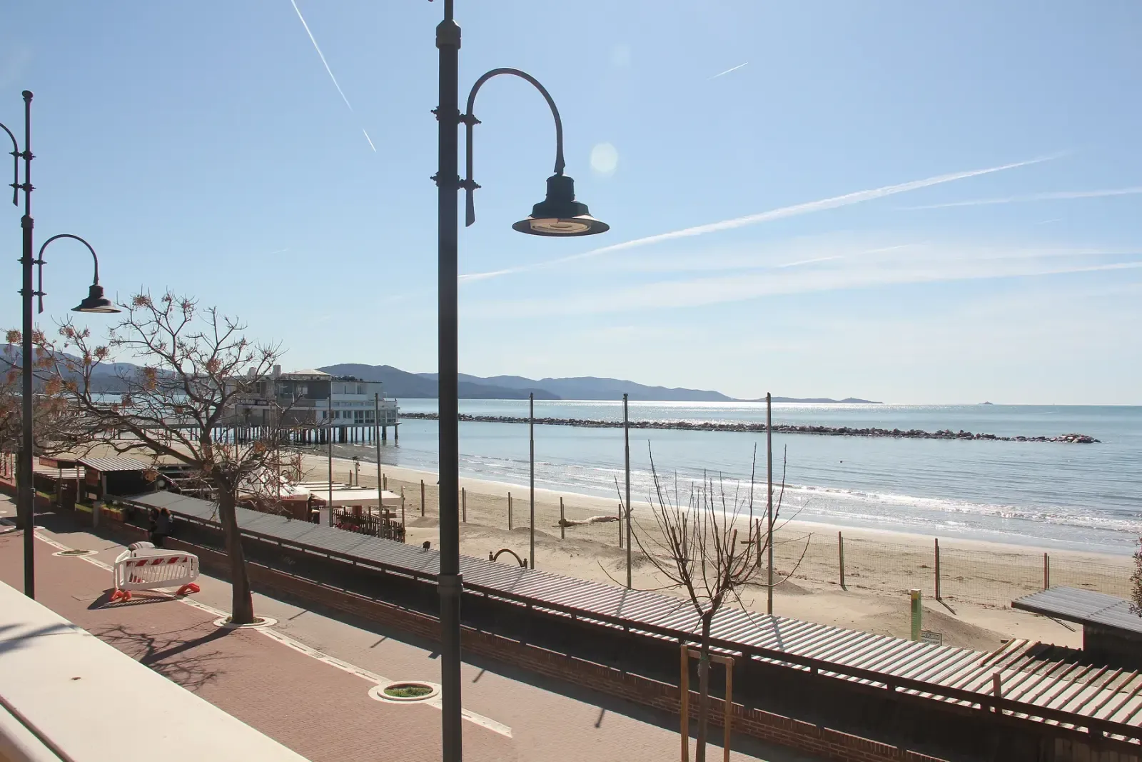 Il pontile di Follonica visto dal lungomare